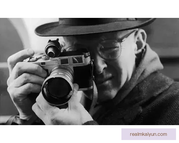 齐达内经典瞬间回顾：大师级表现与关键战役中的决定性时刻