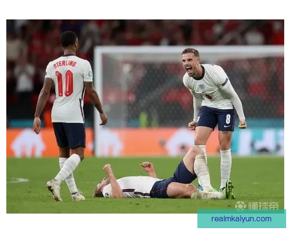 亨德森技术特点解析：跑动覆盖广、传球稳健、中场组织能力持续提升